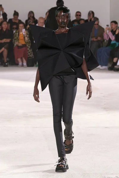 Look 13